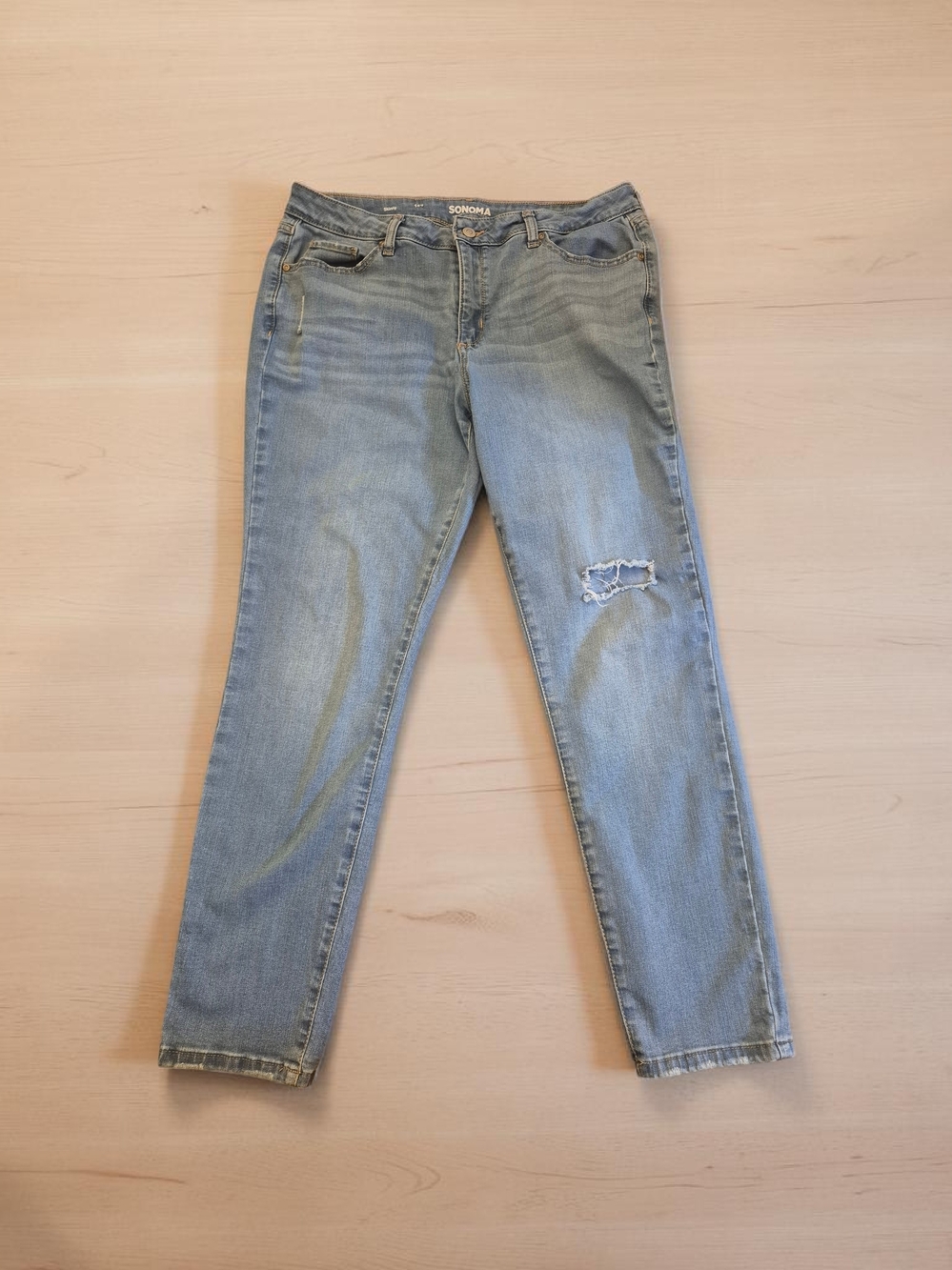 Sonoma Light Wash Skinny Jeans with Knee Distress